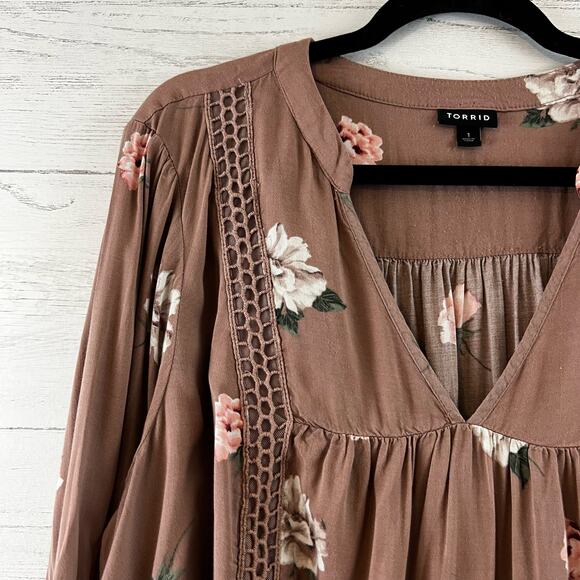 Torrid Beige Floral Eyelet Twill Tunic Size 1X - Picture 11 of 11